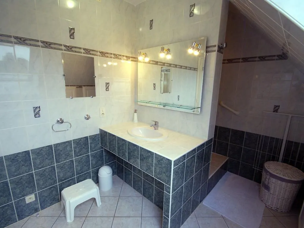 Nice Holiday Home In Epiniac With Garden 0*,